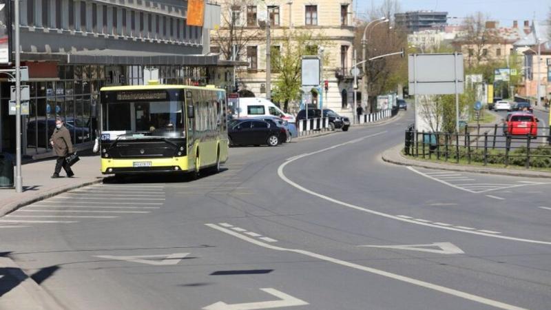 Львів'ян закликають у неділю з 9:00 до 11:00 утриматися від поїздок кількома вулицями.